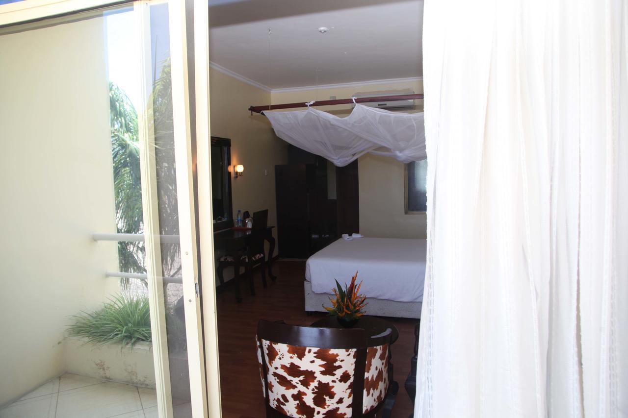 Giraffe Ocean View Hotel ダル・エス・サラーム エクステリア 写真